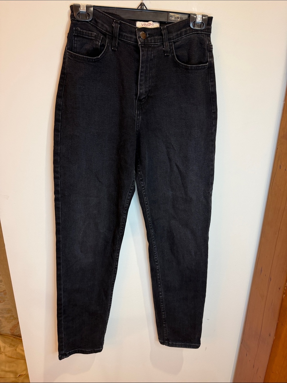 Vibrant MIU High-Rise Black Tapered Mom Jeans, 5 (W26)